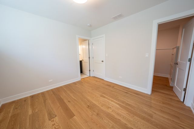 1901 W Berwyn Avenue 1, Chicago, IL 60640