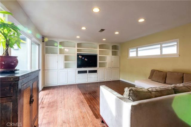 22042 Catalina Circle, Huntington Beach, CA 92646