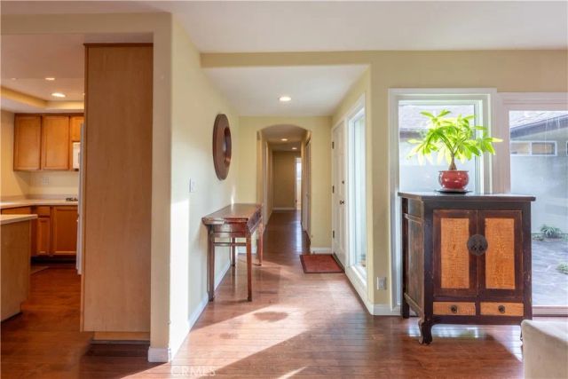 22042 Catalina Circle, Huntington Beach, CA 92646