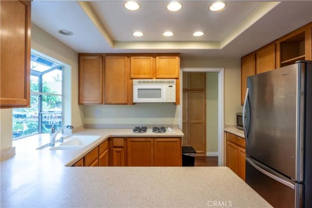 22042 Catalina Circle, Huntington Beach, CA 92646