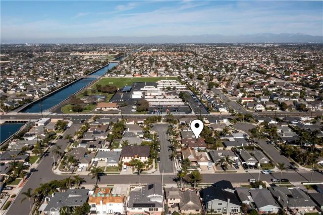 22042 Catalina Circle, Huntington Beach, CA 92646