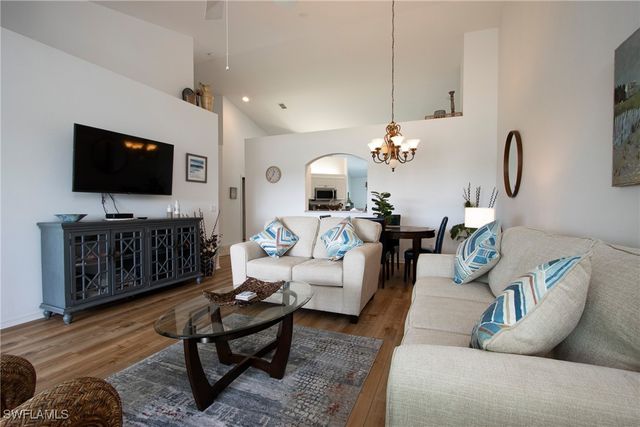 5937 Sand Wedge LN 1507, Naples, FL 34110