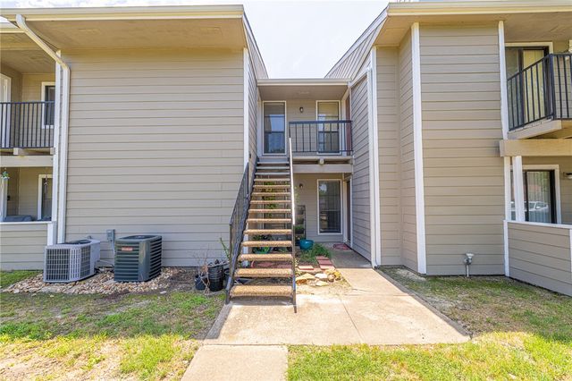 1901 Holleman Drive W 314, College Station, TX 77840