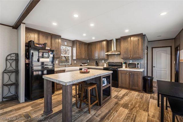 110832 S 4682 Road, Gans, OK 74936