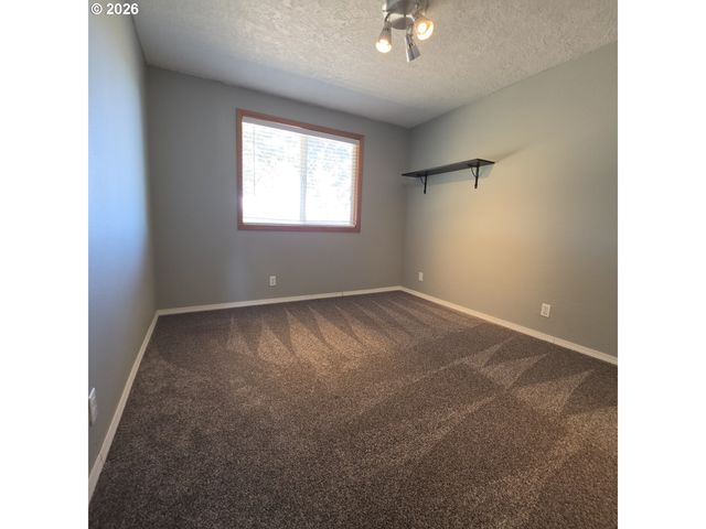 56939 RAASEE Ln, Warren, OR 97053