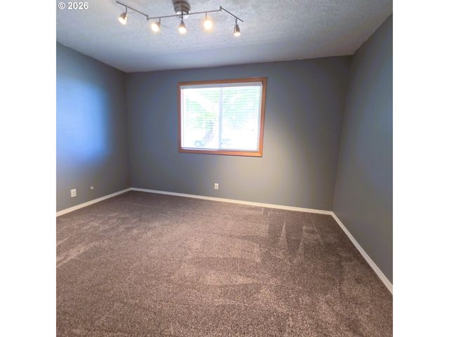 56939 RAASEE Ln, Warren, OR 97053