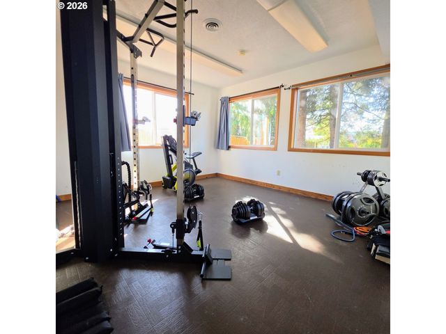 56939 RAASEE Ln, Warren, OR 97053