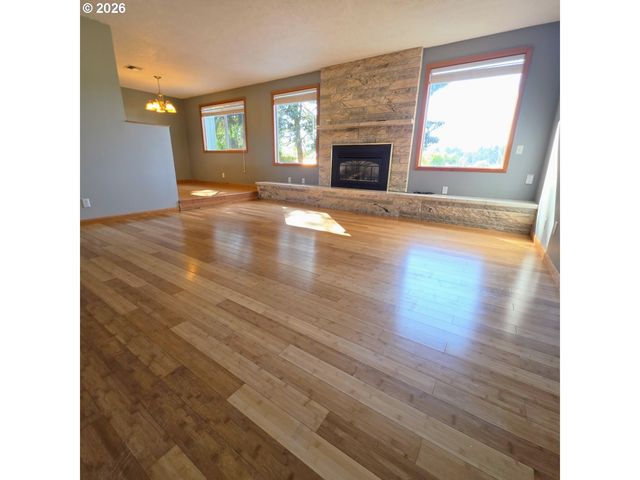 56939 RAASEE Ln, Warren, OR 97053