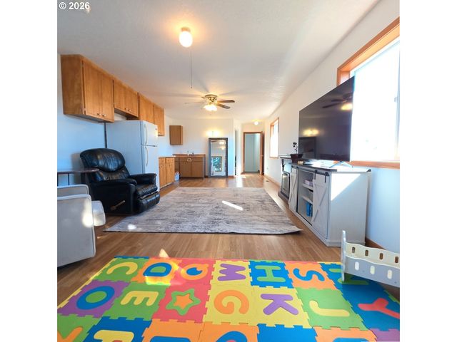 56939 RAASEE Ln, Warren, OR 97053