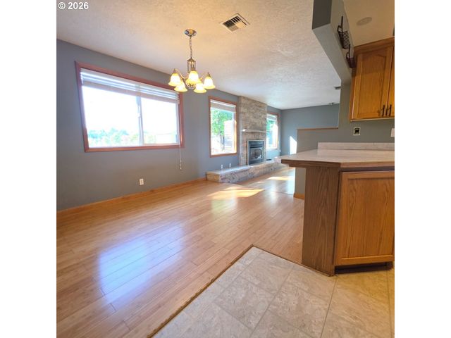 56939 RAASEE Ln, Warren, OR 97053