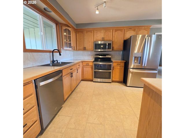 56939 RAASEE Ln, Warren, OR 97053