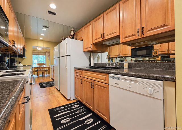 924 Skyline Drive, Coram, NY 11727