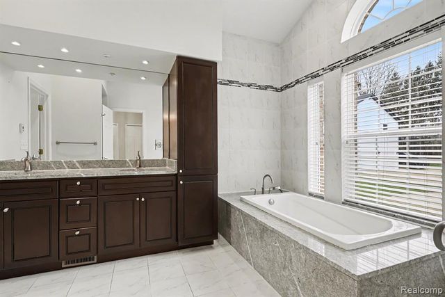 2853 Rubbins Road, Howell, MI 48843