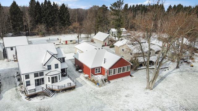2853 Rubbins Road, Howell, MI 48843