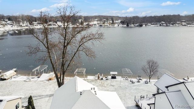 2853 Rubbins Road, Howell, MI 48843