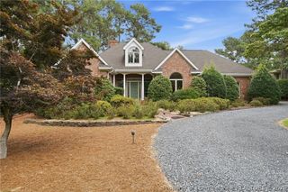 27 McMichael Drive, Pinehurst, NC 28374