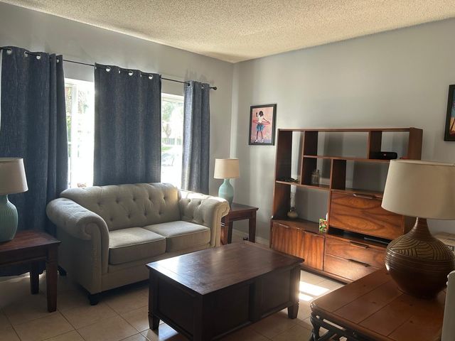 6001 Harbor Isle Way 494, Tamarac, FL 33321