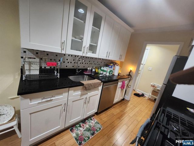 520 Broad Avenue 11, Englewood, NJ 07631