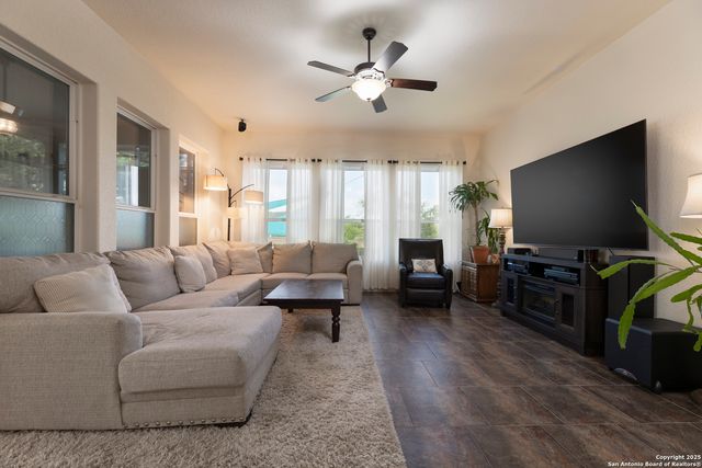 10811 Newcroft, Helotes, TX 78023