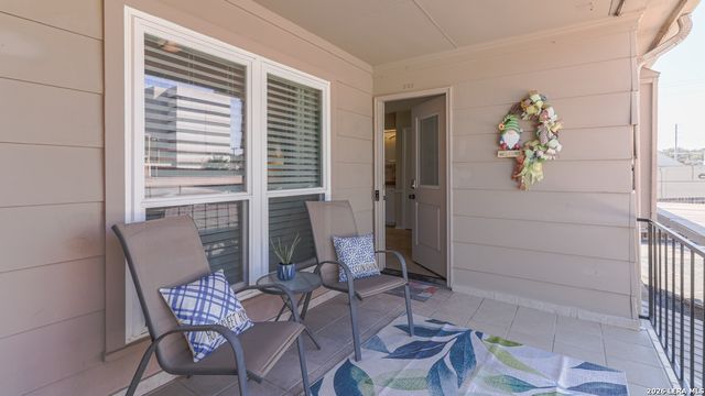 7500 Callaghan Rd Apt 236, San Antonio, TX 78229