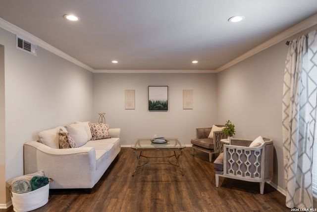 7500 Callaghan Rd Apt 236, San Antonio, TX 78229