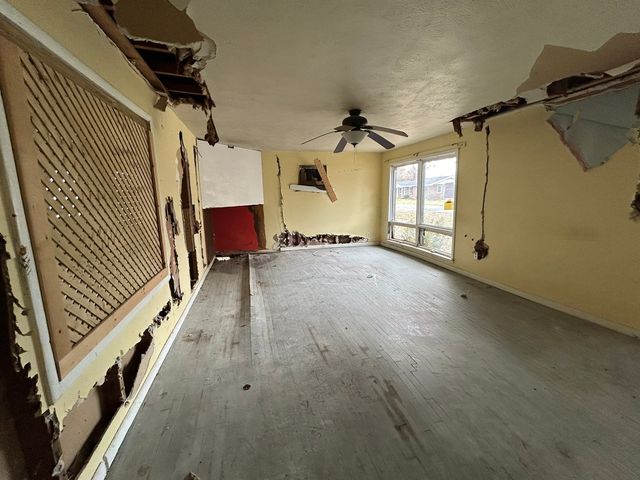 313 E 7TH Street, Brookport, IL 60534