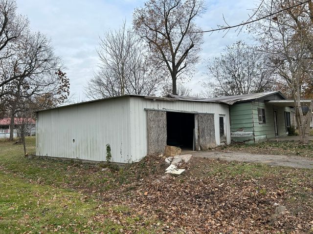 313 E 7TH Street, Brookport, IL 60534