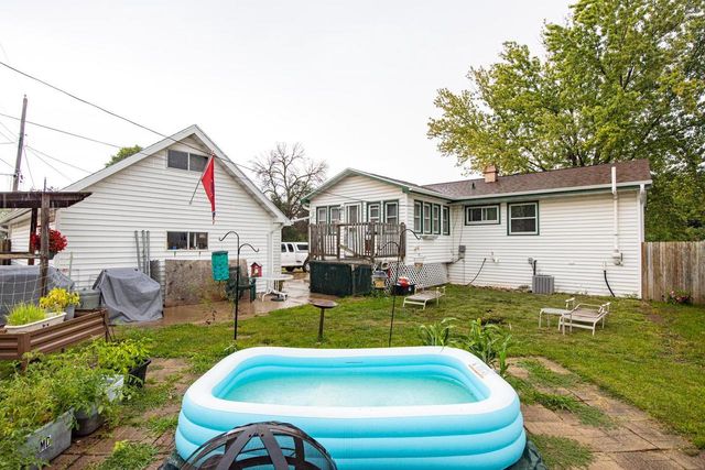 1049 GILLINGHAM ROAD, Neenah, WI 54956