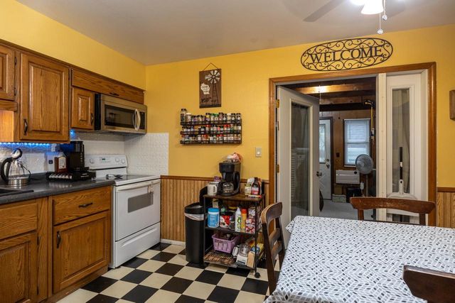 1049 GILLINGHAM ROAD, Neenah, WI 54956