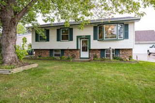 1049 GILLINGHAM ROAD, Neenah, WI 54956