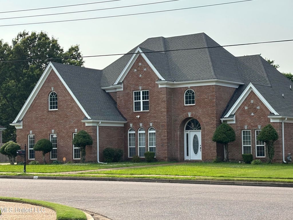 220 Forked Creek Parkway, Hernando, MS 38632