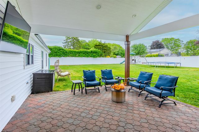 38 Long Meadow Place, South Setauket, NY 11720