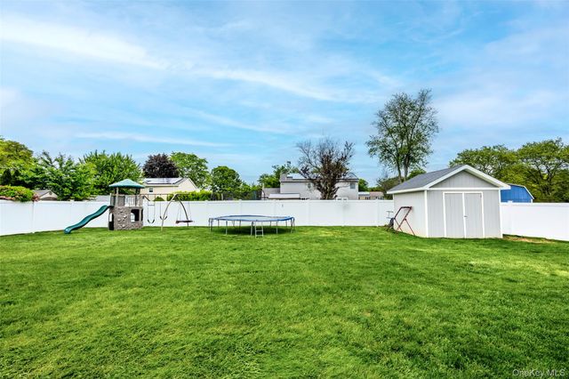 38 Long Meadow Place, South Setauket, NY 11720