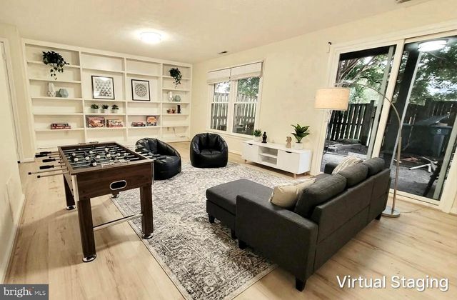 5189 GLEN MEADOW DR, Centreville, VA 20120