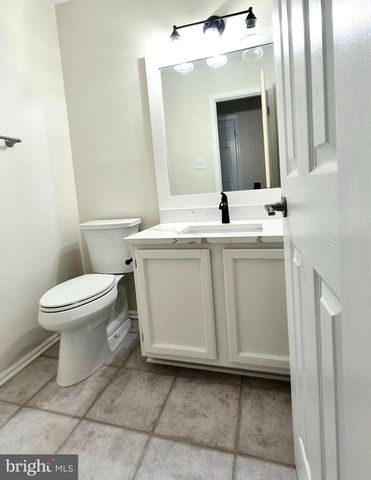 5189 GLEN MEADOW DR, Centreville, VA 20120