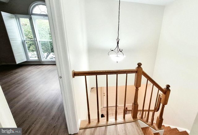 5189 GLEN MEADOW DR, Centreville, VA 20120