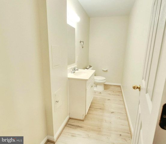 5189 GLEN MEADOW DR, Centreville, VA 20120