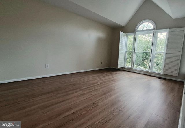 5189 GLEN MEADOW DR, Centreville, VA 20120