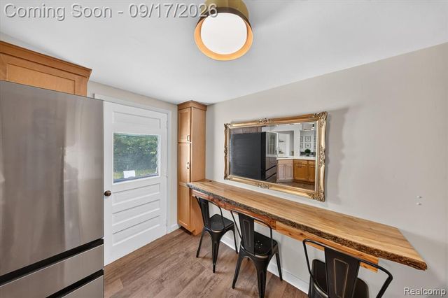 807 S Oak Street, Fenton, MI 48430