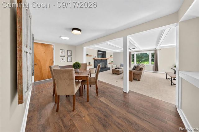 807 S Oak Street, Fenton, MI 48430