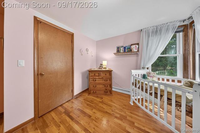 807 S Oak Street, Fenton, MI 48430