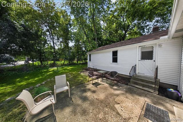 807 S Oak Street, Fenton, MI 48430