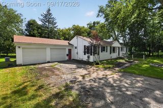 807 S Oak Street, Fenton, MI 48430