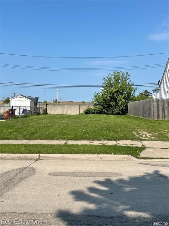 14780 Richmond Street, Southgate, MI 48195