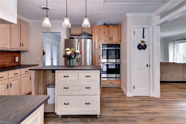 232 Thompson LN, Williamsburg, VA 23188