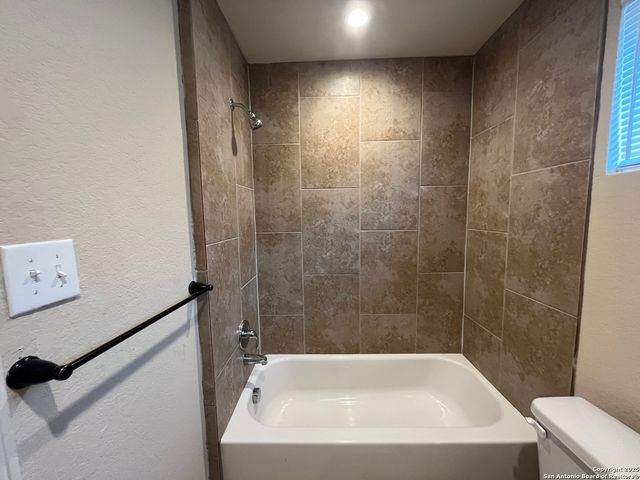 7034 Lakeview Dr Unit 101, San Antonio, TX 78244