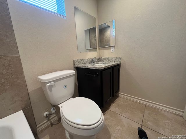 7034 Lakeview Dr Unit 101, San Antonio, TX 78244