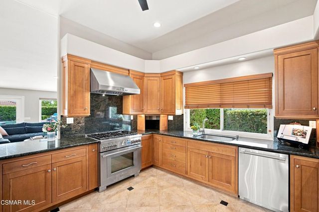 5500 Liverpool Court, Oak Park, CA 91377