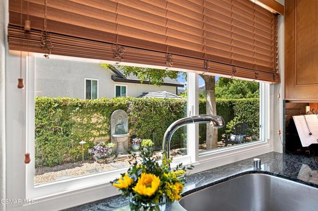 5500 Liverpool Court, Oak Park, CA 91377