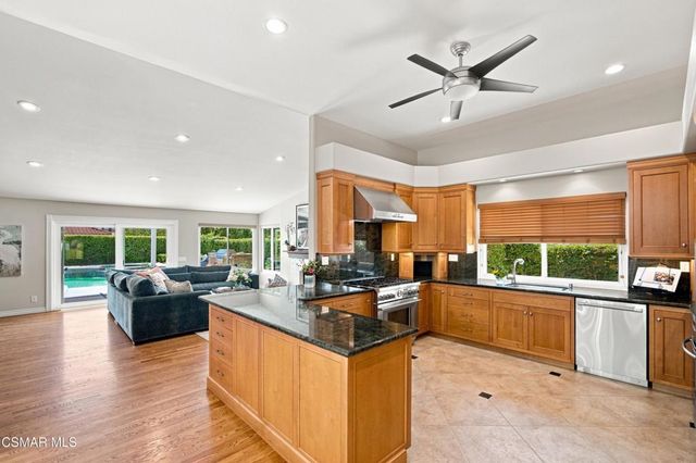 5500 Liverpool Court, Oak Park, CA 91377